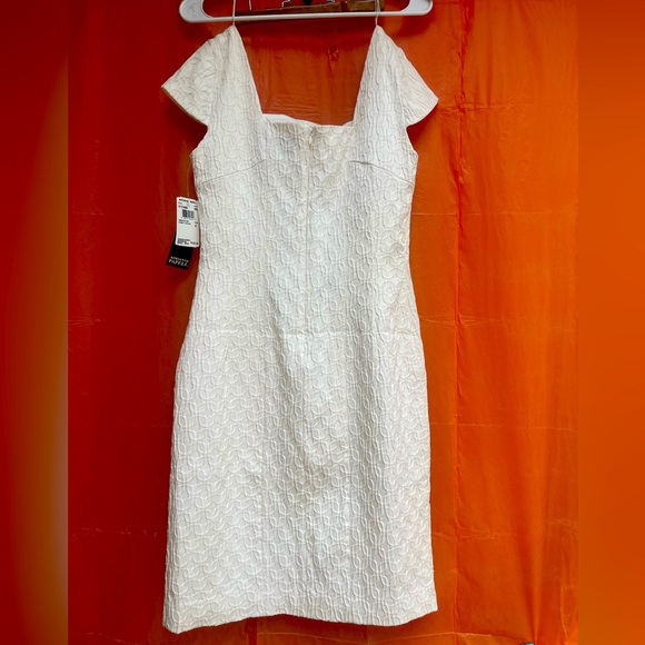 NWT ADRIANNA PAPELL Size 4 off white - Picture 8 of 15